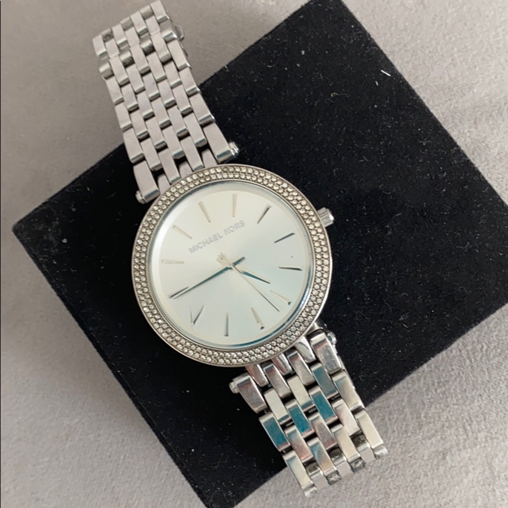 MK watch - Picture 3 of 3